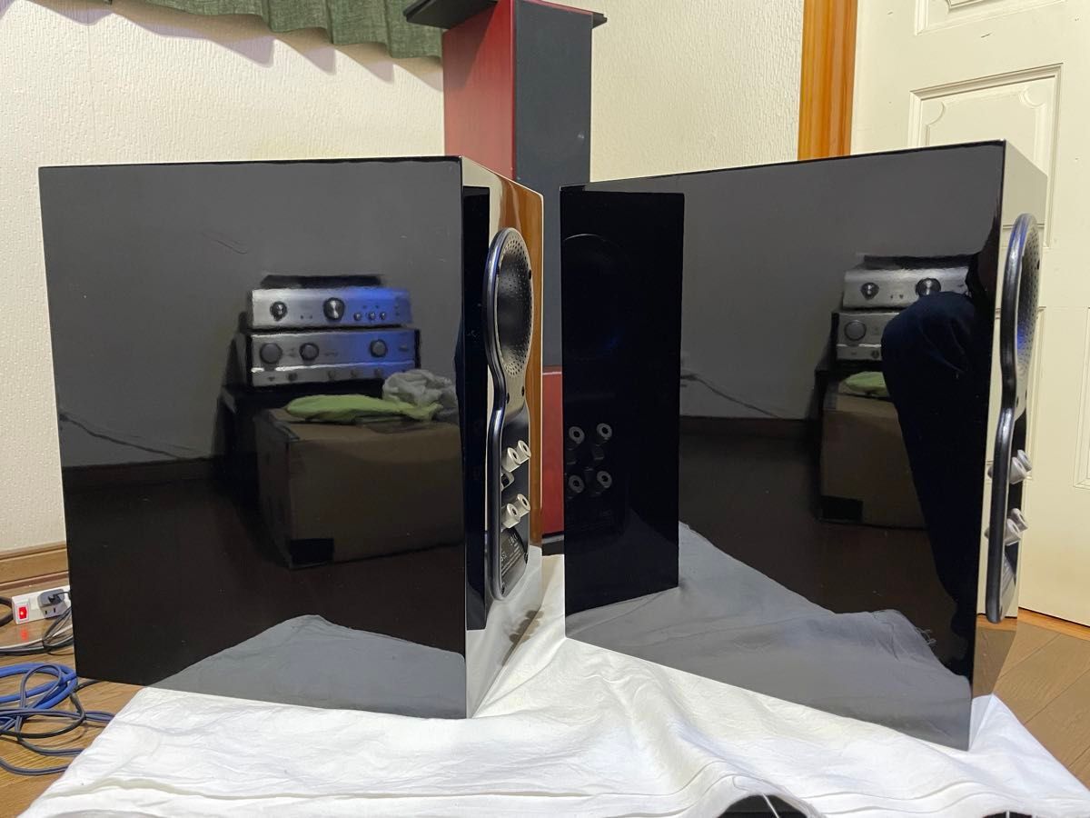 B＆W CM5S2 B&W CM5 S2 Bookshelf Speakers; Gloss Black Pair; CM-5 S2