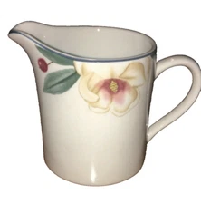 SAVANNAH GROVE COLLECTION CITATION GRAND FLORA STONEWARE CREAMER MAGNOLIAS EUC 