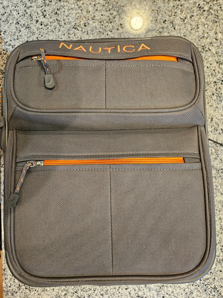 Nautica 过夜旅行行李箱 - 2 轮,伸缩手柄,可扩展 — 第 2/4 张图片