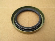 STEERING GEARBOX PITMAN SHAFT SEAL FOR FORD 6610 7000 7600