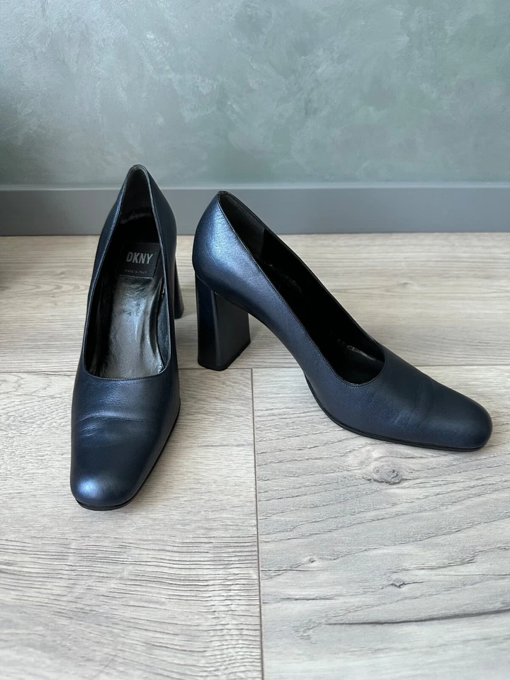 Zapatos de salón DKNY vintage azul oscuro zapatos de tacón de cuero genuino Foto 3 de 4