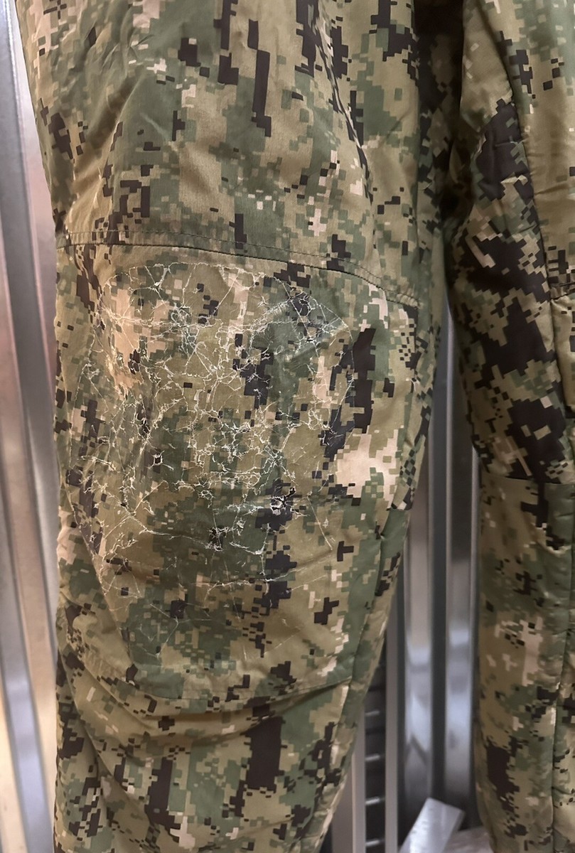 Halys SEKRI AOR 2 PCU Level 7 Cold Weather Pants Medium Navy SEAL 