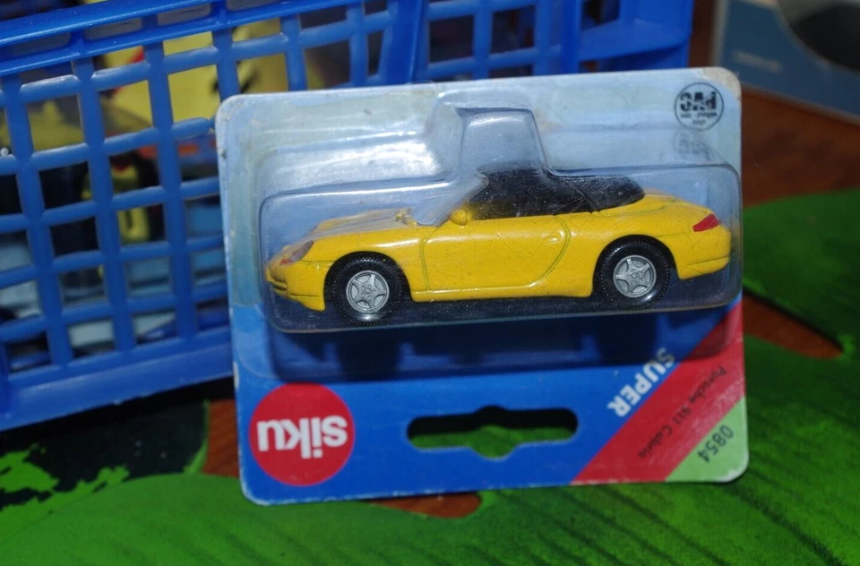 PORSCHE 911 CABRIOLET SIKU ref 0854 3 INCH 1/64 COMME NEUF EN BOITE - Photo 1/1