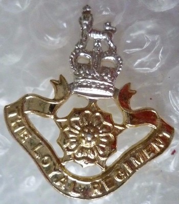 Staybrite The Loyal Regiment Kragenabzeichen QC - eloxiert 