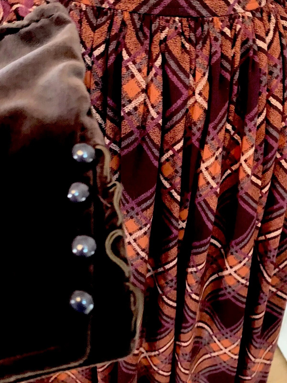 SAINT LAURENT (YSL) Gonna e camicia YSL collezione russa anni 80 VINTAGE prugna e oro velluto marrone