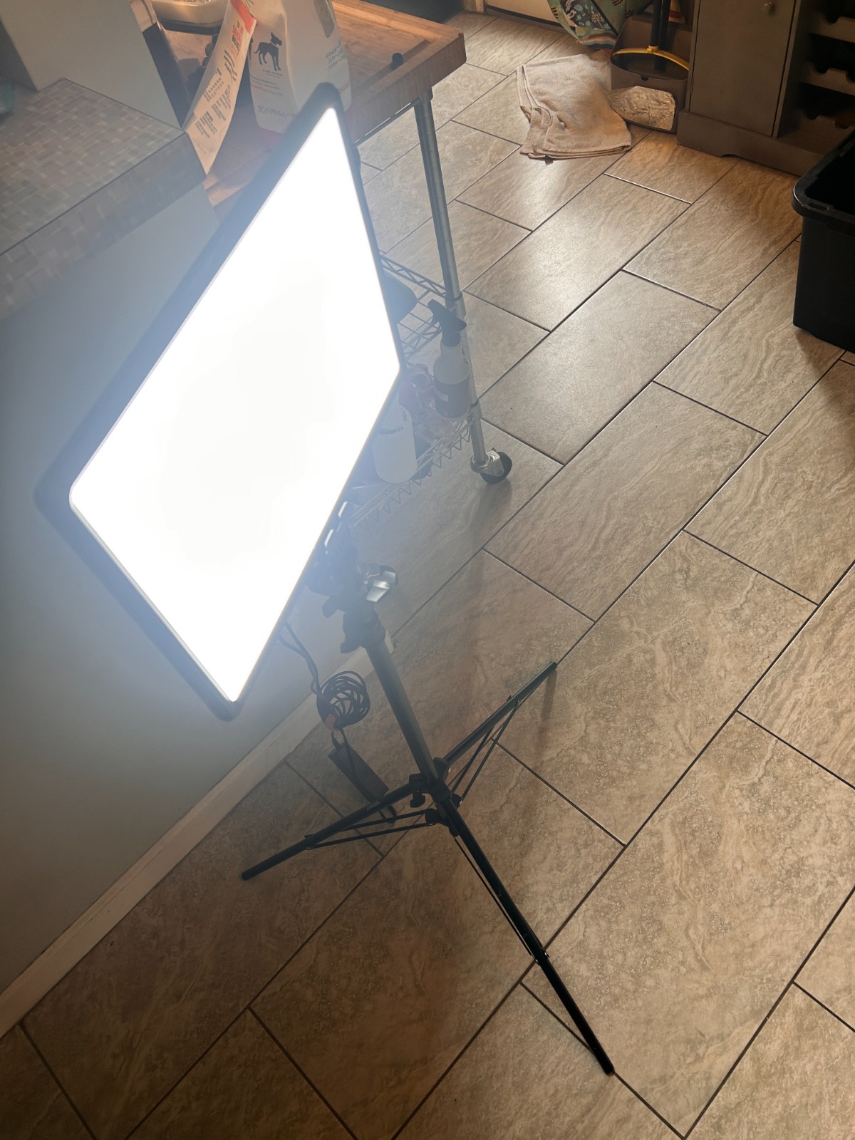 LED Video Light Panel w/Tripod Neewer NL- 288ARC  Dimmable Large