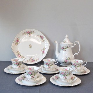 Royal Albert Moss Rose 17 Piece Coffee Service for 5 People Bone China England