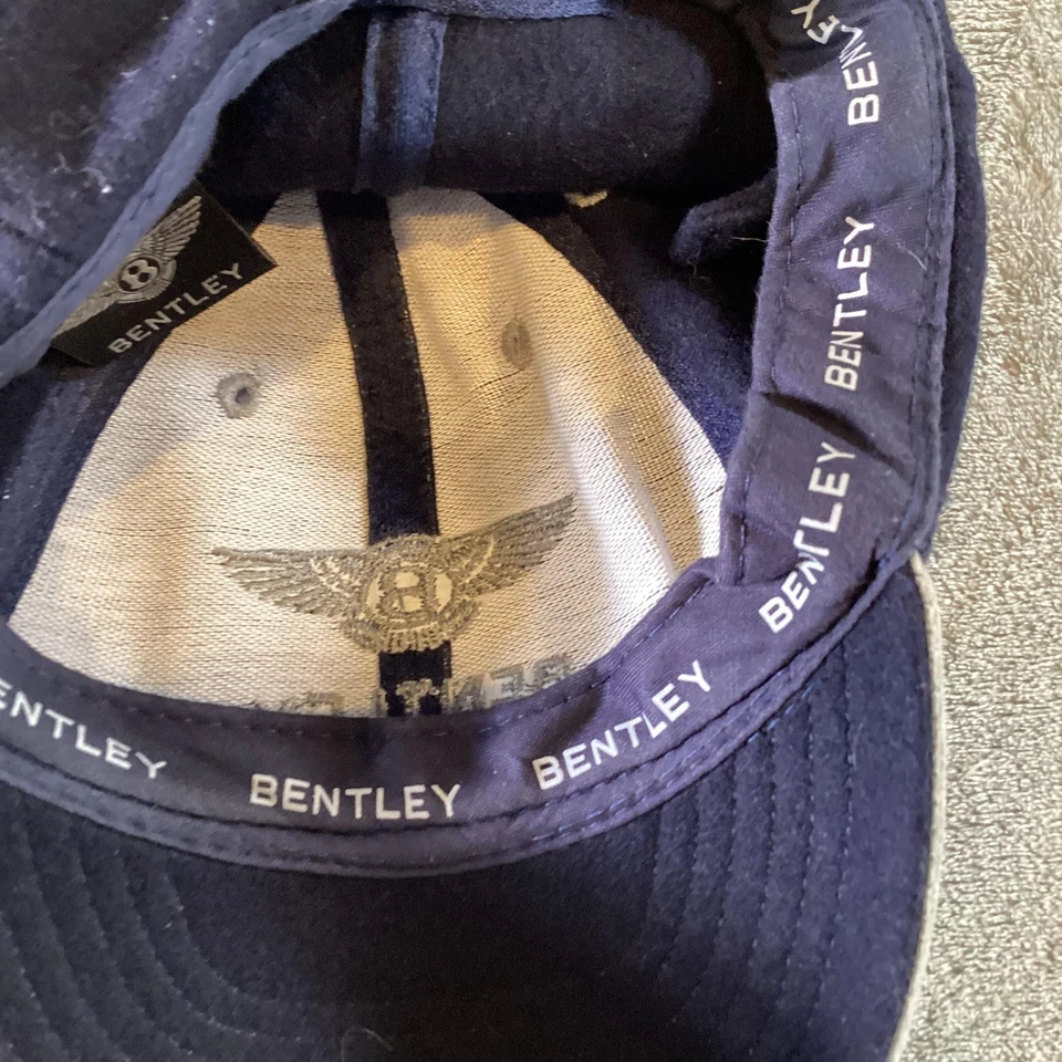 Sombrero Bentley Gorra Correa Trasera Para Hombre Azul Marino Gris Gamuza Ala Bordada Logo Foto 4 de 4