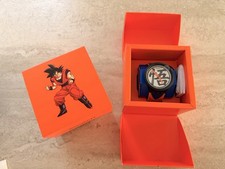 Swatch Goku x Swatch SB01Z101 Montre quartz analogique avec boîte livret