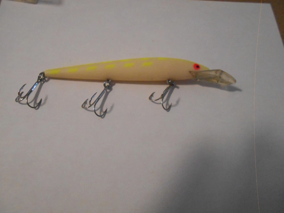 Vintage Rebel Fastrac FT/30-- 5 1/2"  Glow  Lot # 12 - Image 2 of 4