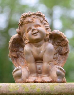 Rustikale Gusseisen ''Lächelnder Cherub'' Garten Skulptur Outdoor Ornament