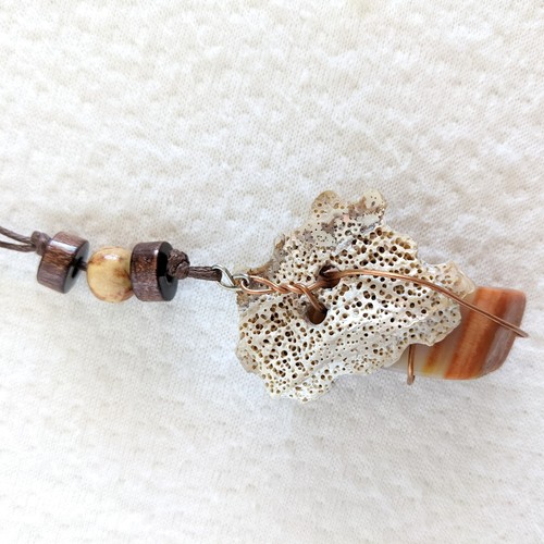 Artisan Petrified Wood Stone Mother of Pearl Shell Copper Wound Pendant Necklace - Picture 10 of 11