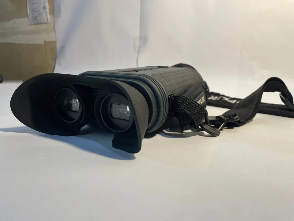 Câmera térmica portátil de visão noturna FLIR BHM-6XR+ bi-ocular - 432-0006-17-00 *SE - Imagem 3 de 4