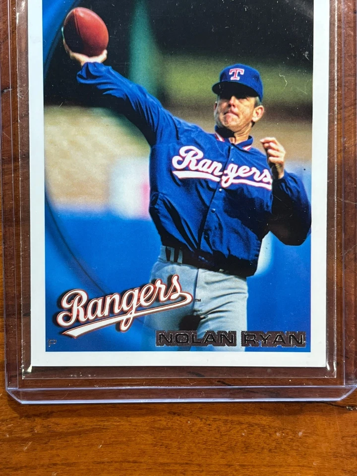 2010 Topps Nolan Ryan *RARE SP Legend Variation* Throwing Football HOF Hero #615 - Image 3 of 4
