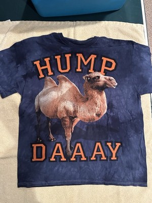 The Mountain Hump Daaay Camel Graphic Print Blue Mens XL Crew Neck T-Shirt