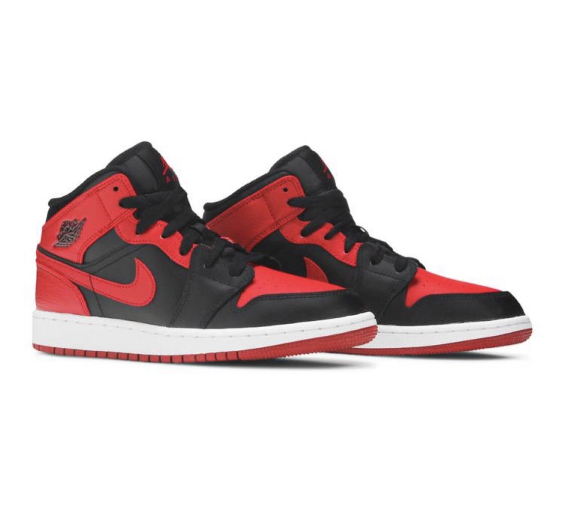 Nike Air Jordan 1 mid GS 赤黒 24cm Brand New Nike Air Jordan 1 Mid Banned GS Black / Red 2020 Size
