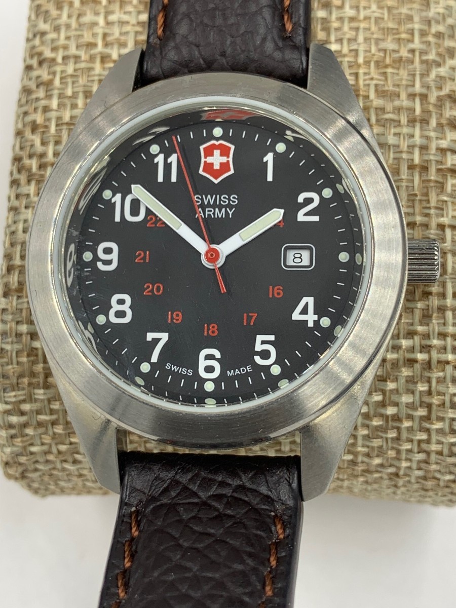 Victorinox Swiss Army Watch 33mm 241084 Date Great Condition 1