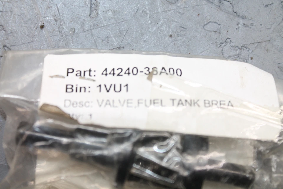 OEM NOS SUZUKI EVAP VAPOR CHARCOAL EMISSION CANISTER 44240-38A00 - Image 4 of 4