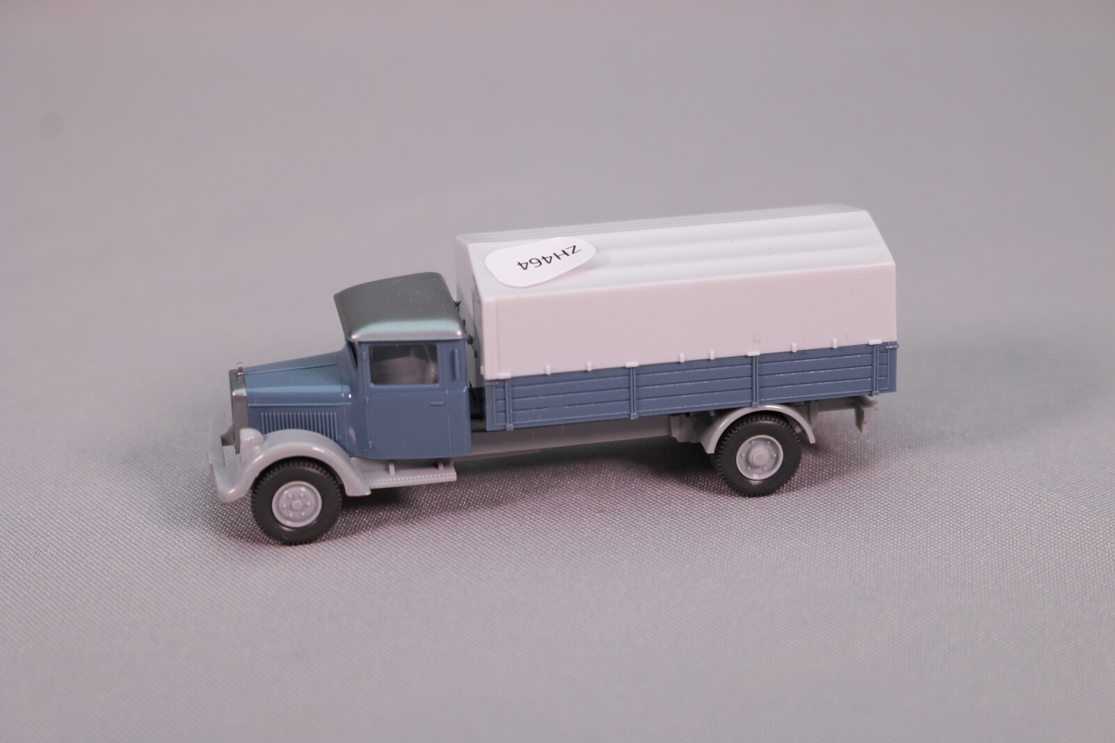 ZH464 WIKING Mercedes Bump Grey Train HCM Truck 85mm Model