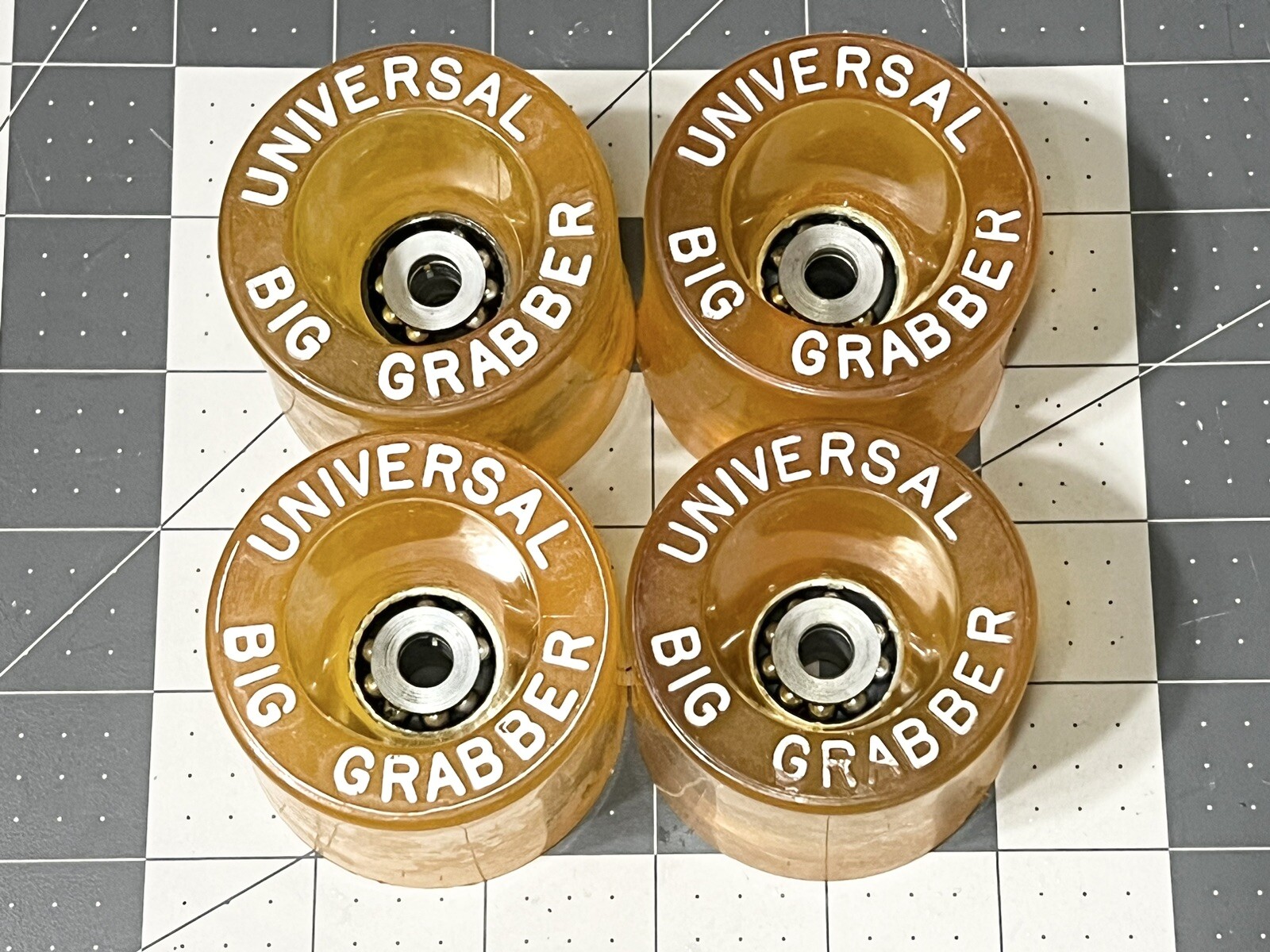 Vintage Universal Big Grabber NOS Skateboard Wheels Yellow With Ball Bearings
