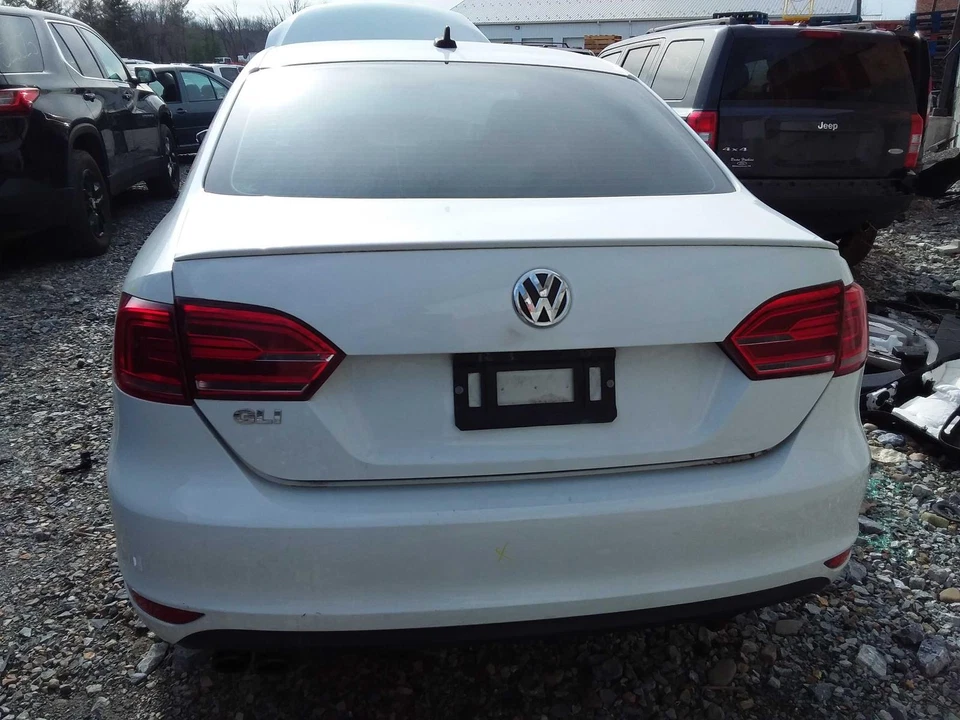 Used Deck Lid fits: 2014 Volkswagen Jetta gli w/rear view camera Grade A Foto 3 de 4