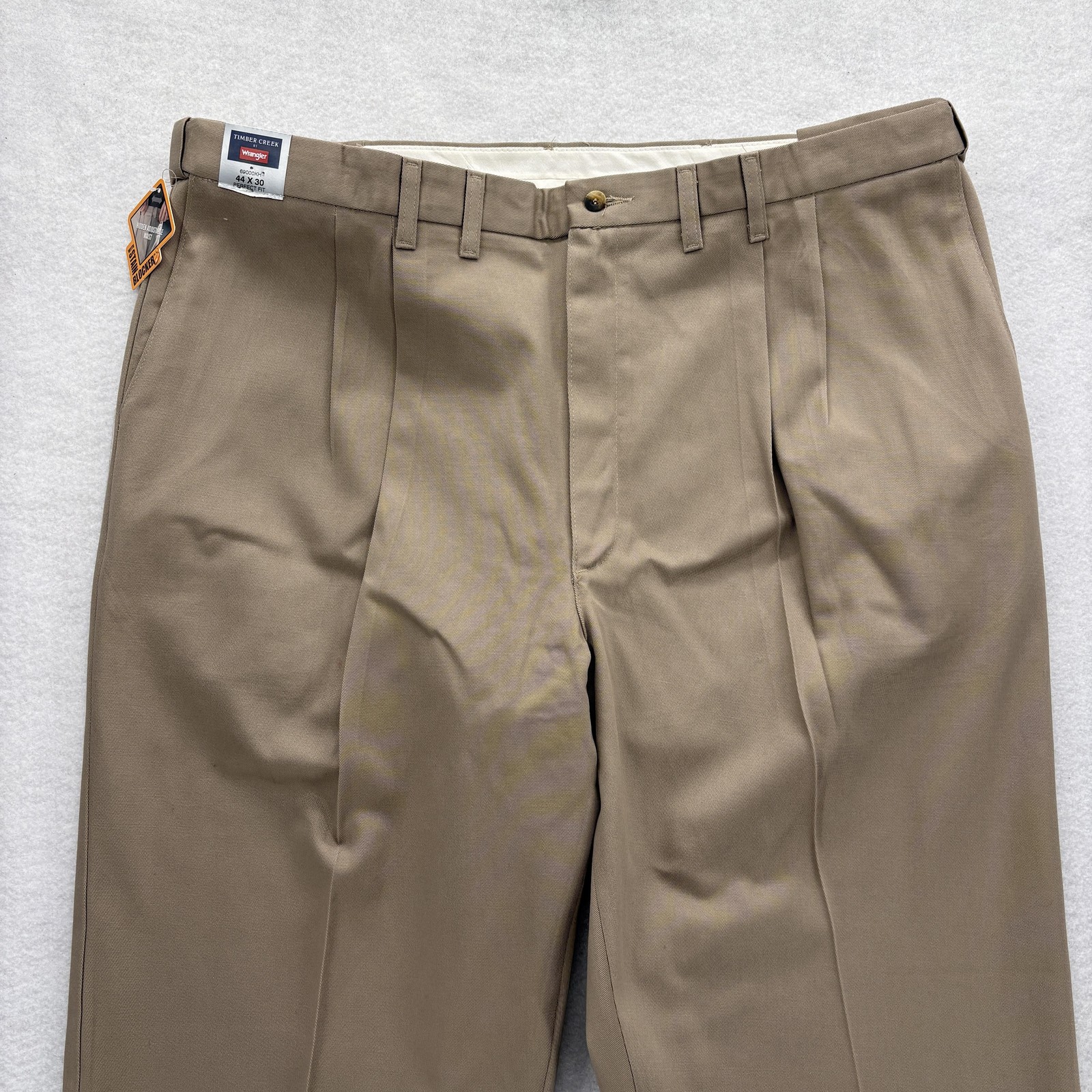 Wrangler Timber Creek Perfect Fit Pants Mens 44x30 Beige Pleated Khaki Workwear thumbnail 2