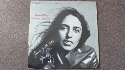 ORIGINAL SIGNED Autogramm der Sängerin JOAN BAEZ auf Tasche LP 33T