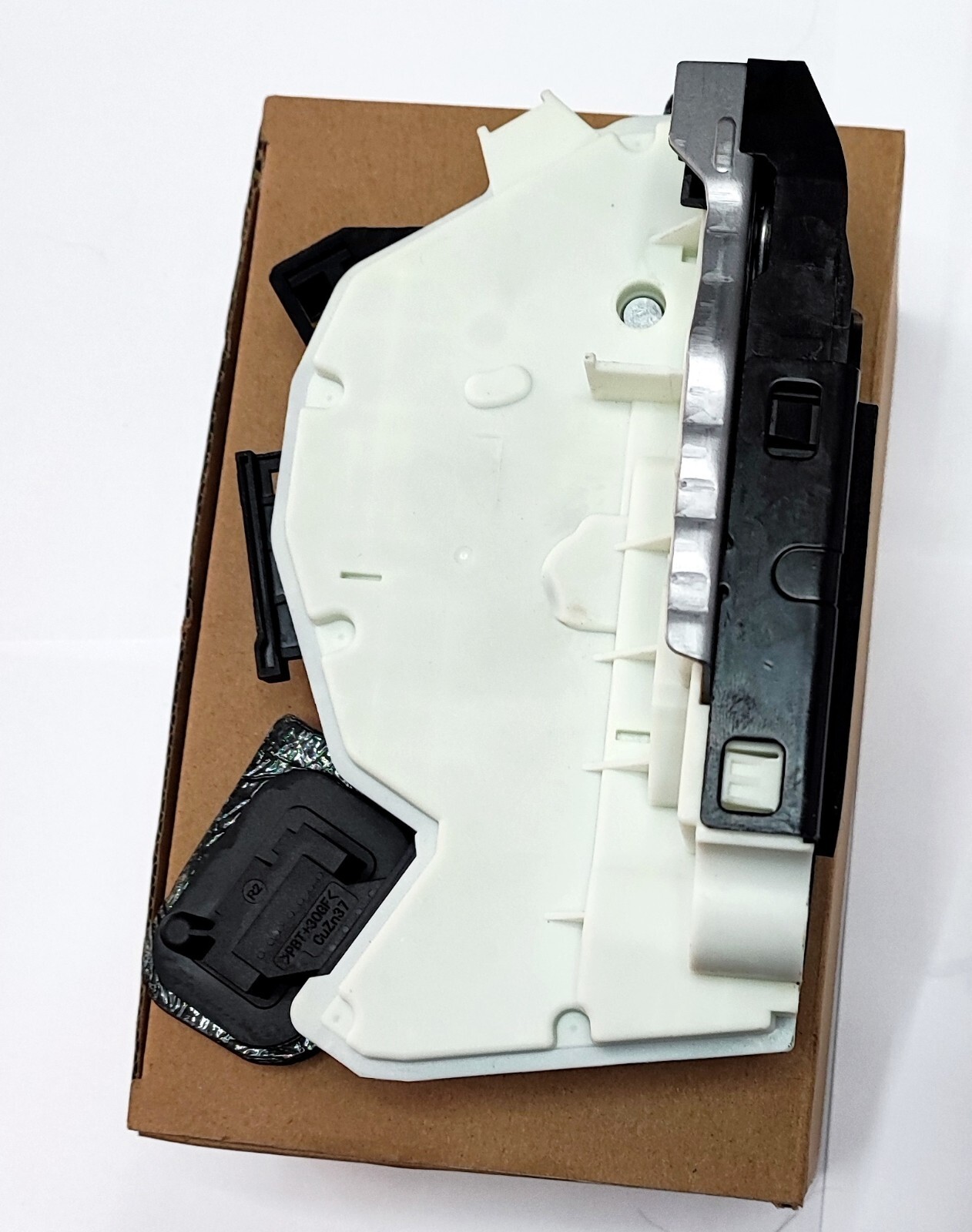 Serrure arriere gauche VW Polo 6R avec moteur de centralisation renforce - 4