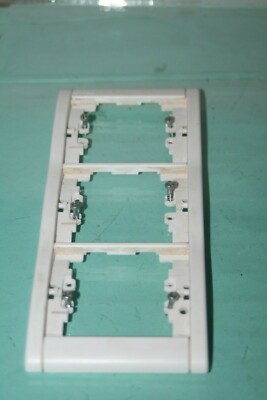 Plaque Triple Legrand Sagane Opalis Blanc - Pour Interrupteur Et Prise - Verticale - Neuf