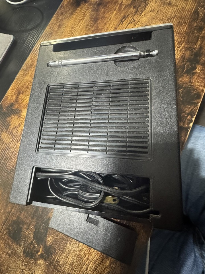 Vintage Philco FORD Solid State Radio. AC/DC Power AM FM | eBay