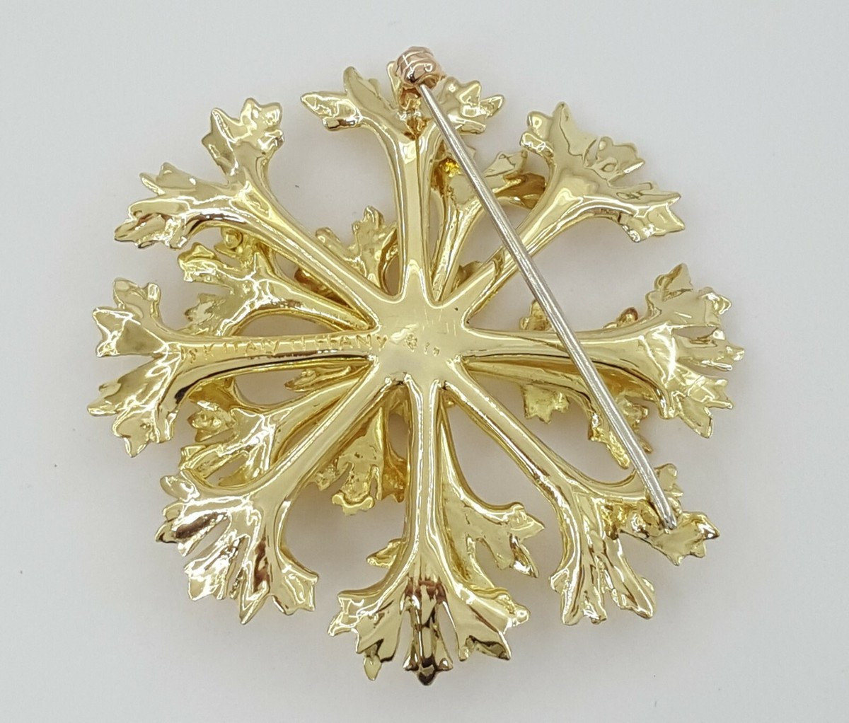 Tiffany & Co Vintage 18K Yellow Gold Flower / Snowflake Tiffany & Co Vintage 18K Yellow Gold Flower / Snowflake