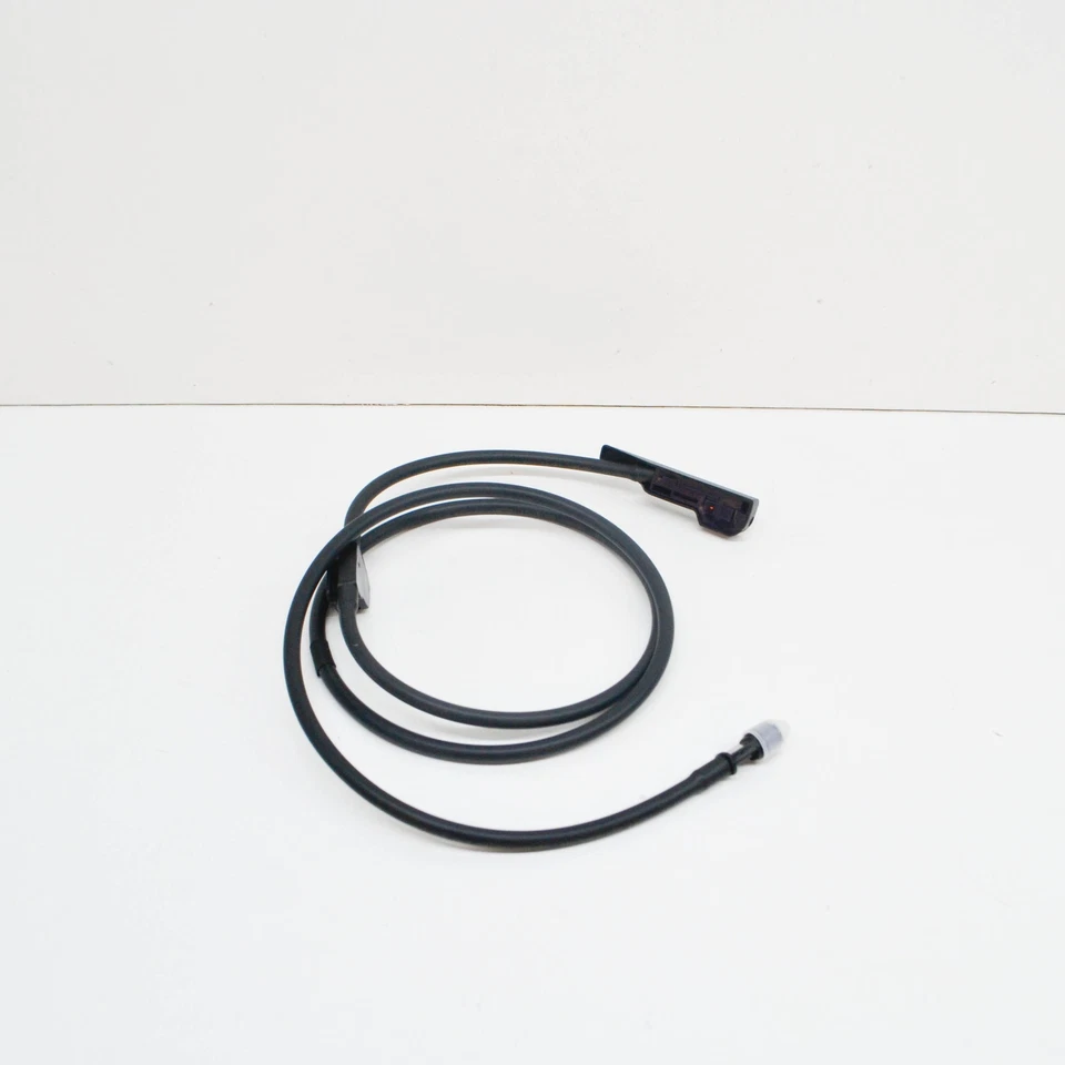 VOLVO XC90 MK2 Front Windscreen Left Washer Nozzle RHD 31416261 NEW GENUINE - Image 2 of 4