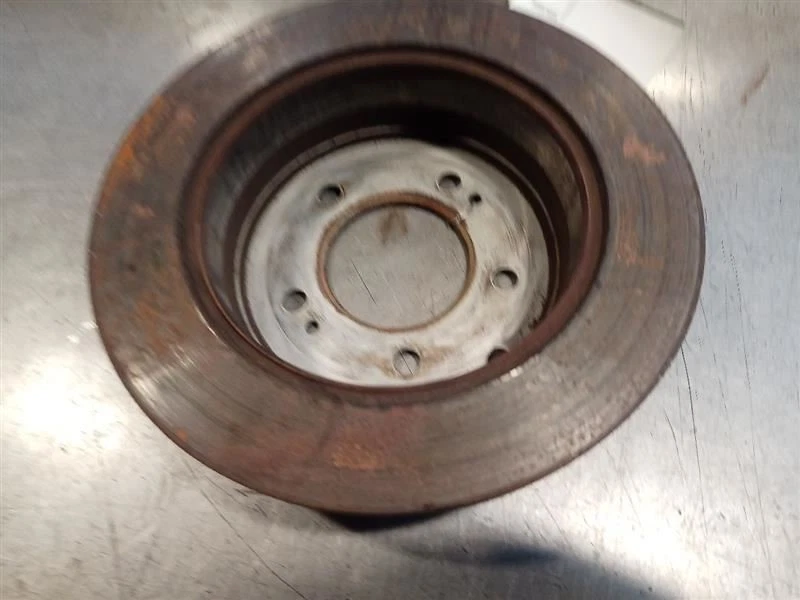 Rotor de disco de freno trasero de 2011 Kia Soul 8657704 Foto 2 de 4