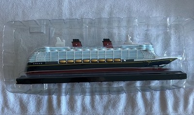 NIB Authentic New DCL FANTASY 13 inch Model Ship 3D Figurine Disney Cruise Line