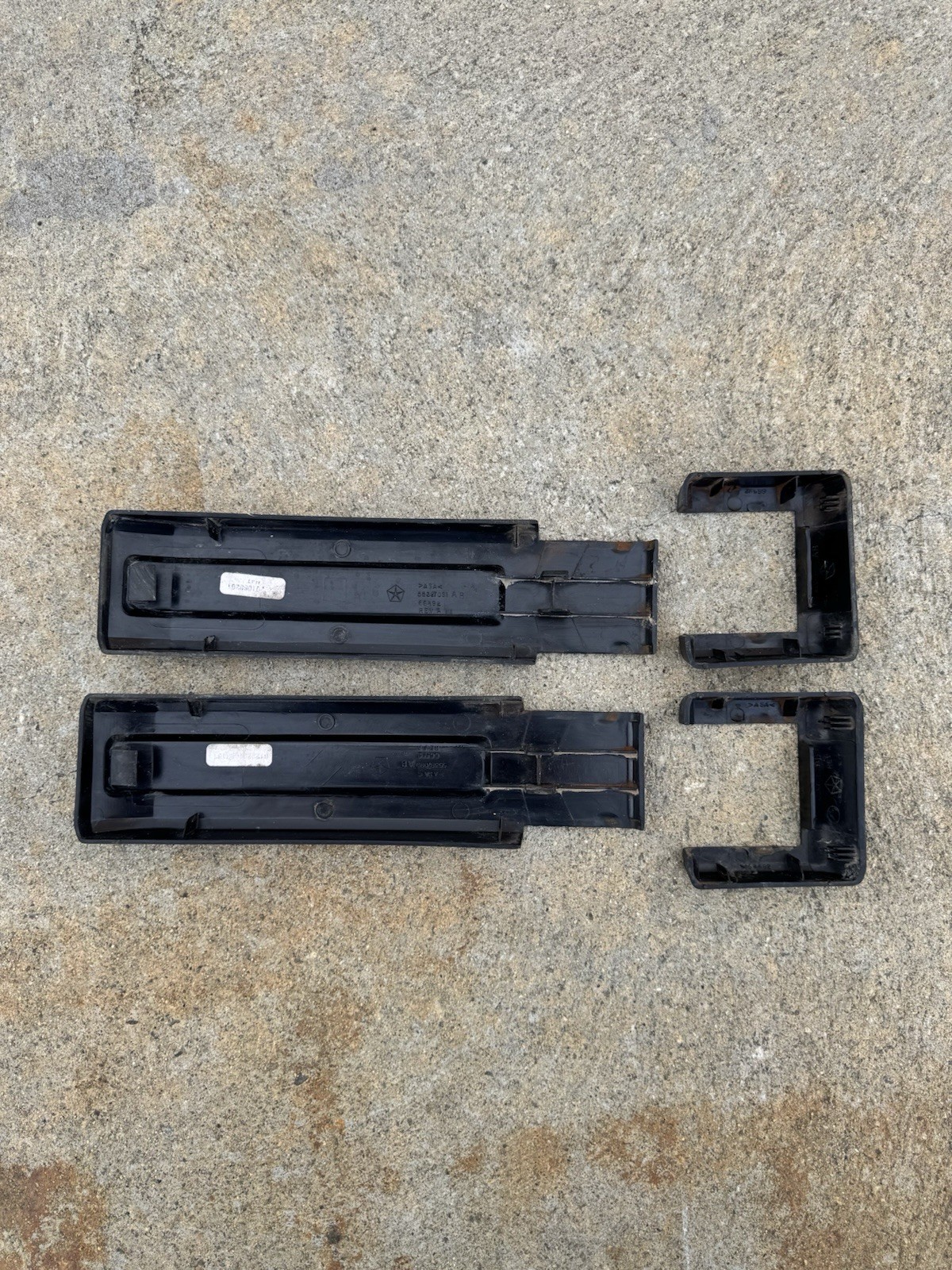 07-18 Jeep Wrangler JK Tailgate Hinges Cover Pair OEM thumbnail 3