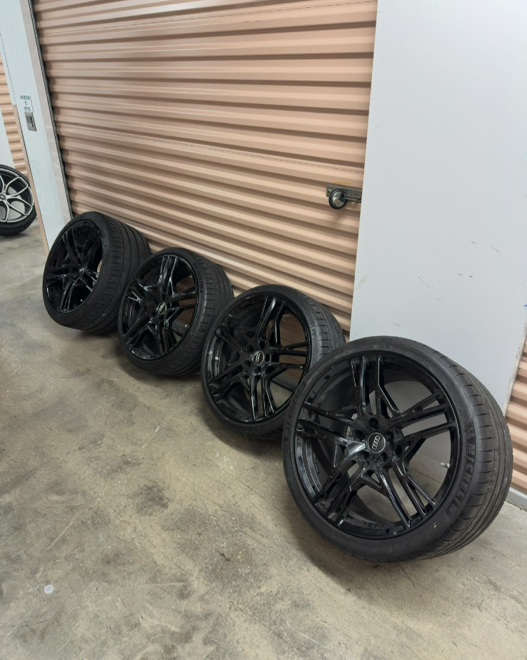 AUDI R8 OEM Wheel 20" Inch 