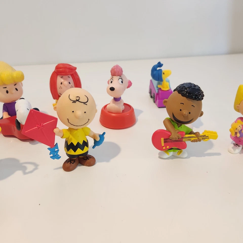 Lote de figuras vintage de pandillas Peanuts - Charlie Brown, Snoopy + adorno con sello Foto 4 de 4