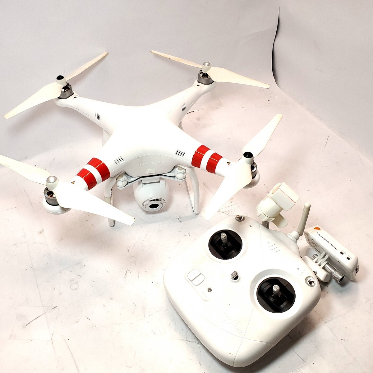 DJI Phantom 2 Vision+ PV330 Camera Drone w/ PVT581 Remote - For