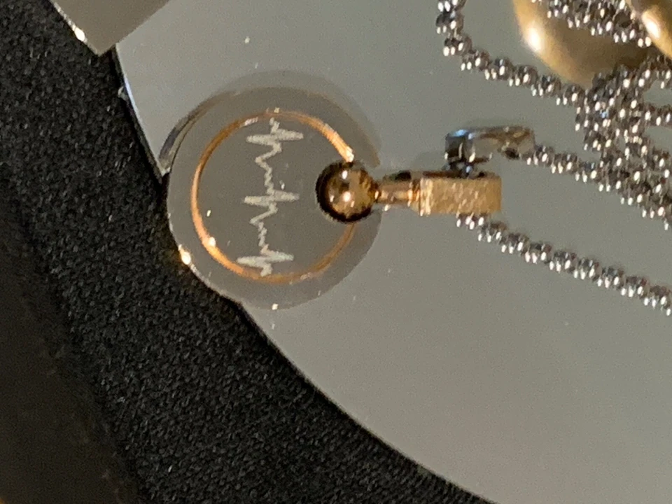 Firetti - Ketten mit Anhänger "Herzschlag“ - Zusammengehörigkeit -NEUWERTIG-OVP - Bild 3 von 4