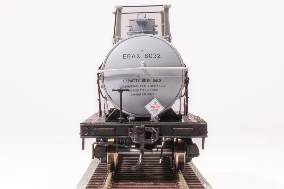 Broadway Limited 7669 HO Scale Ethyl Corp, Wyandotte 6000 Gallon Tank 2-Pack A - Image 3 of 4