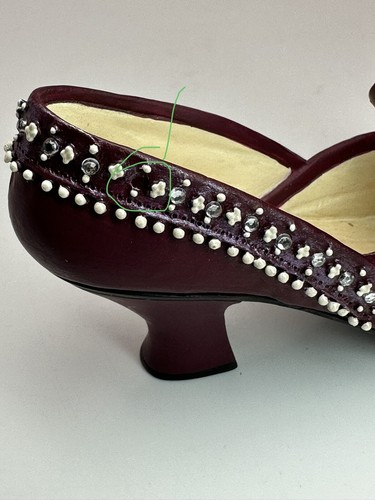 Just the Right Shoe by Raine Majestic #25039 Maroon Pearl Rhinestone Shoe Figure - Picture 8 of 8