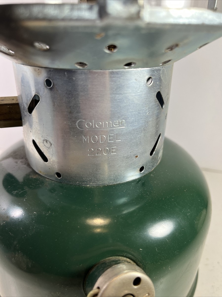 Coleman Gas Lantern Model 220E – Made 1960– W/original Box Coleman Gas Lantern Model 220E – Made 1960– W/original Box