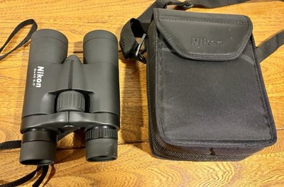 Nikon Attache 8X42 6.0 Roof Prism Binoculars With Case Made in Japan