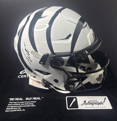 Tee Higgins signed speedflex 