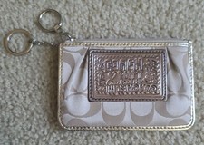 B Vintage Y2K Coach Poppy Signature C Jacquard And Gold Wristlet Clean
