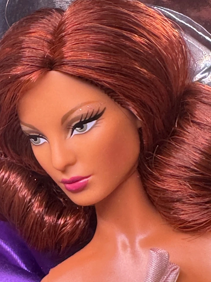 Barbie Collector 2009 “Anémona Barbie de Christian Louboutin” #R4487 *Sin usar, en caja original* Foto 4 de 4