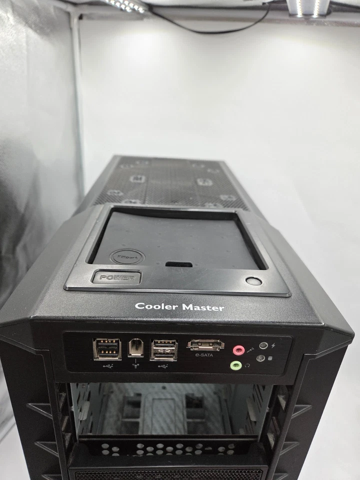 Full tower Cooler Master HAF 932 PC Case 3x 230mm fans, 6x 5.25" Bay, 5x HDD Bay - Image 4 of 4