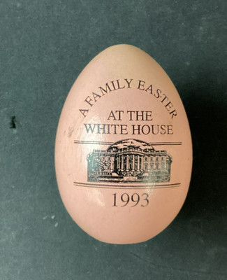 Vintage 1993 White House Easter Egg Roll Clintons Signed Pink Wooden Easter Egg