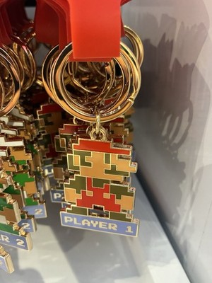 Universal Studios Super Nintendo World Mario Retro Player 1 Keychain