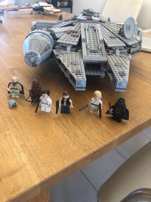 LEGO Star Wars Millenium Falcon 7965 mit Figuren und Anleitung